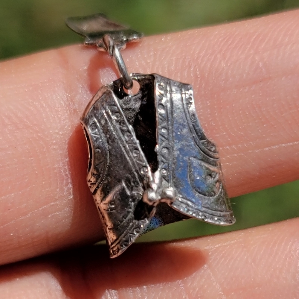 Vintage solid 925 sterling silver cowboy vaquero fancy ornate puffy vest charm